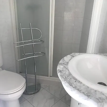 Ensoleille Belle Vue Degagee Мантон