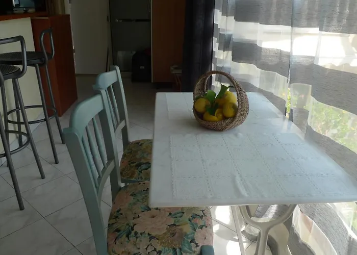 Ensoleille Belle Vue Degagee Apartment Menton